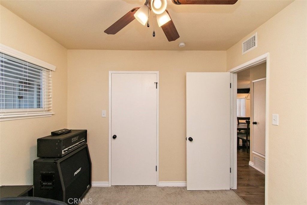 listing image 130727533342524586293