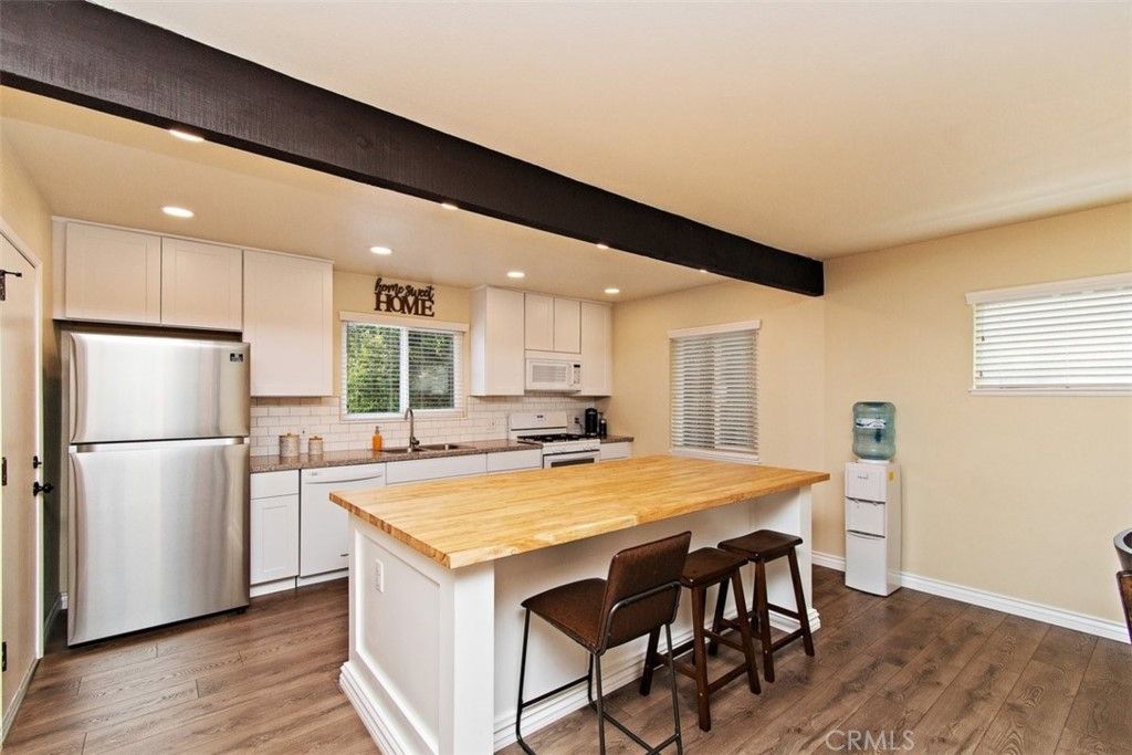 listing image 130727784236900586245