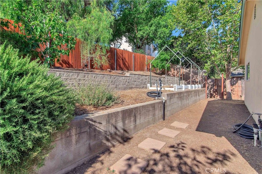 listing image 130720716444441498230