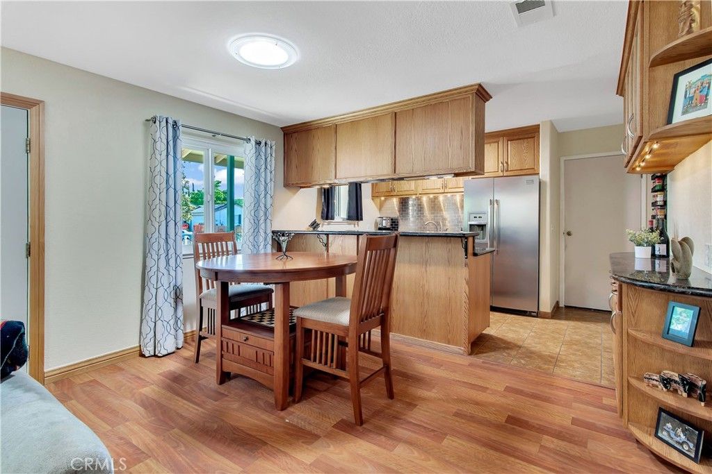 listing image 130724970019205053110
