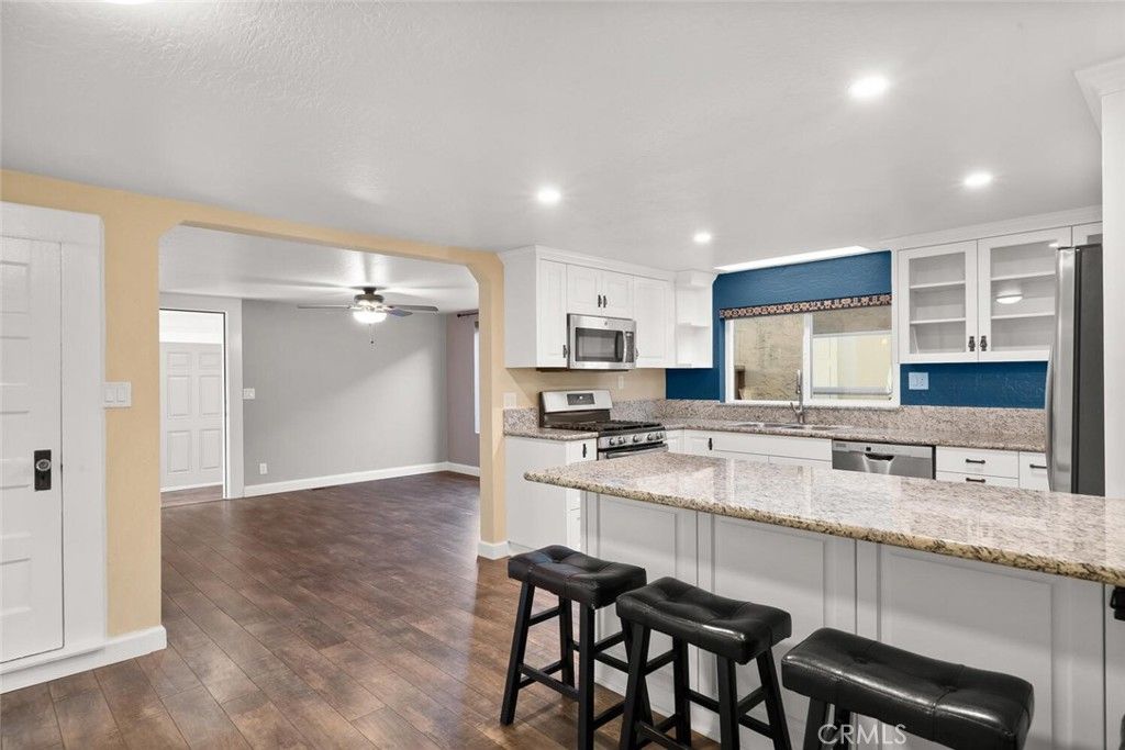 listing image 130722952154173113094