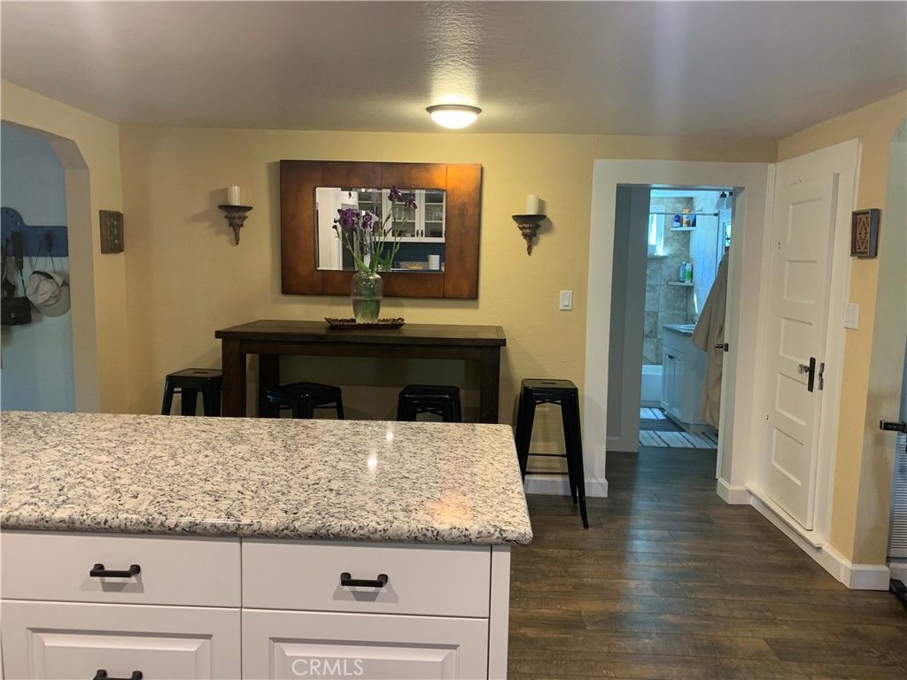 listing image 130722930754054869031