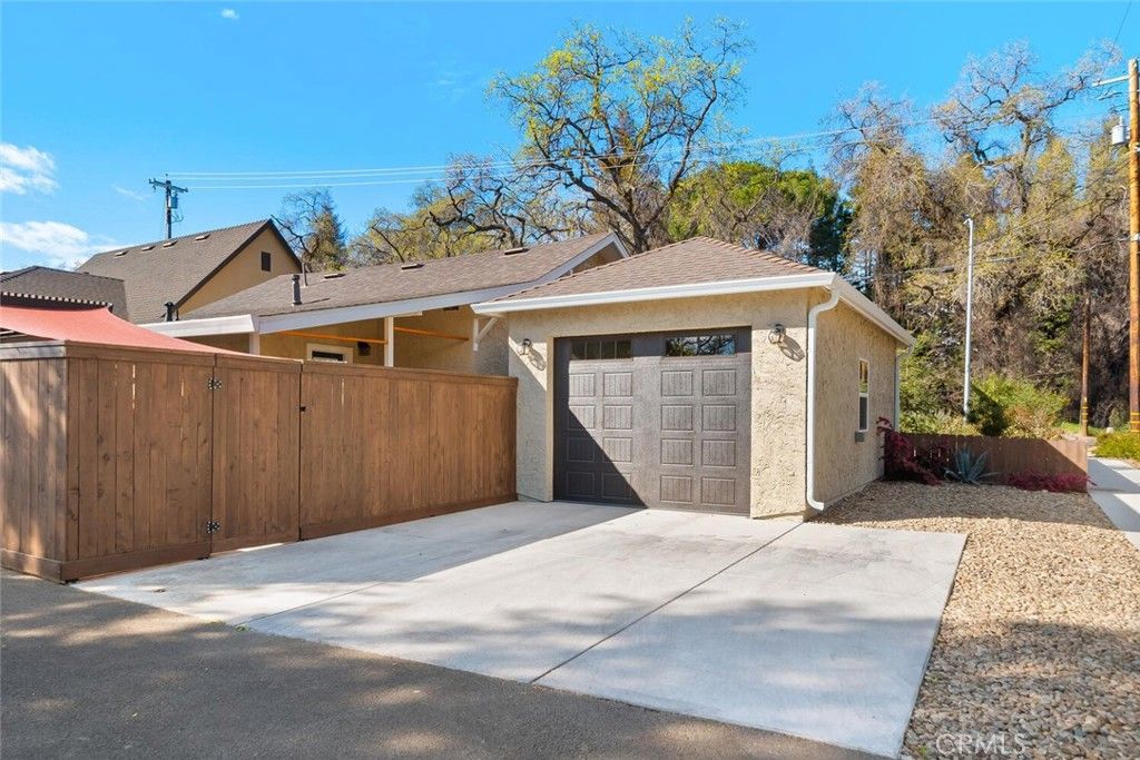 listing image 130721540846960969515