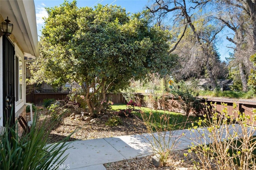 listing image 130724425163925117504
