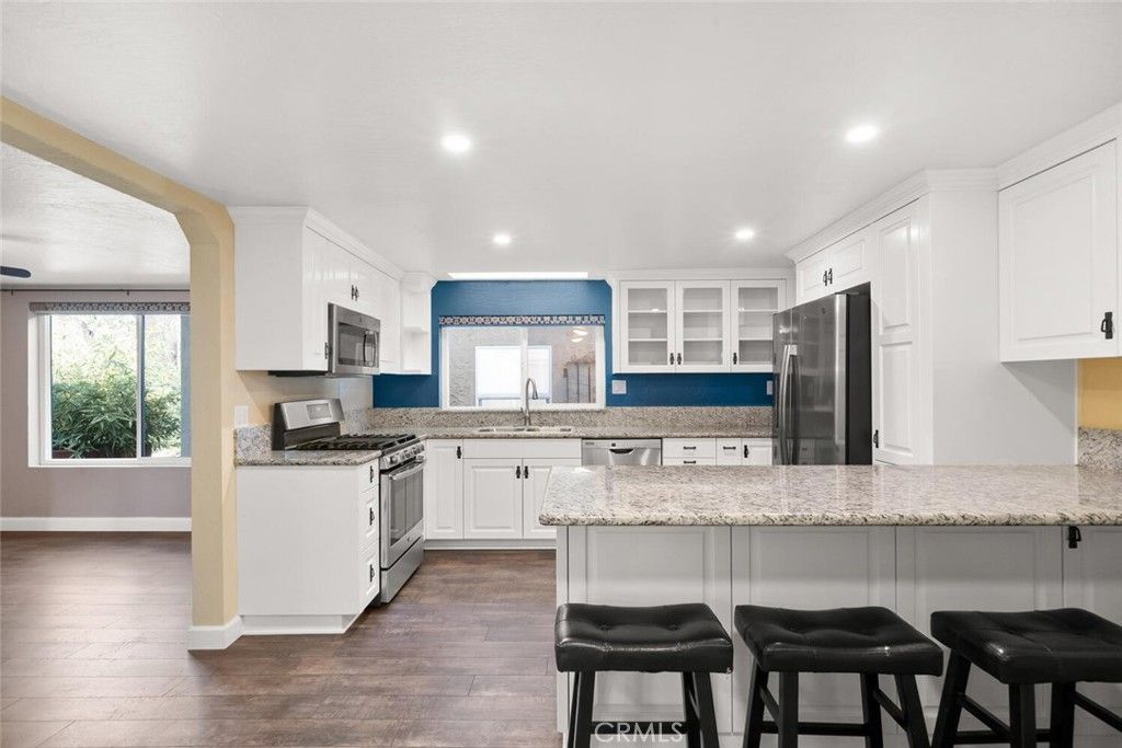 listing image 130722590915550552276