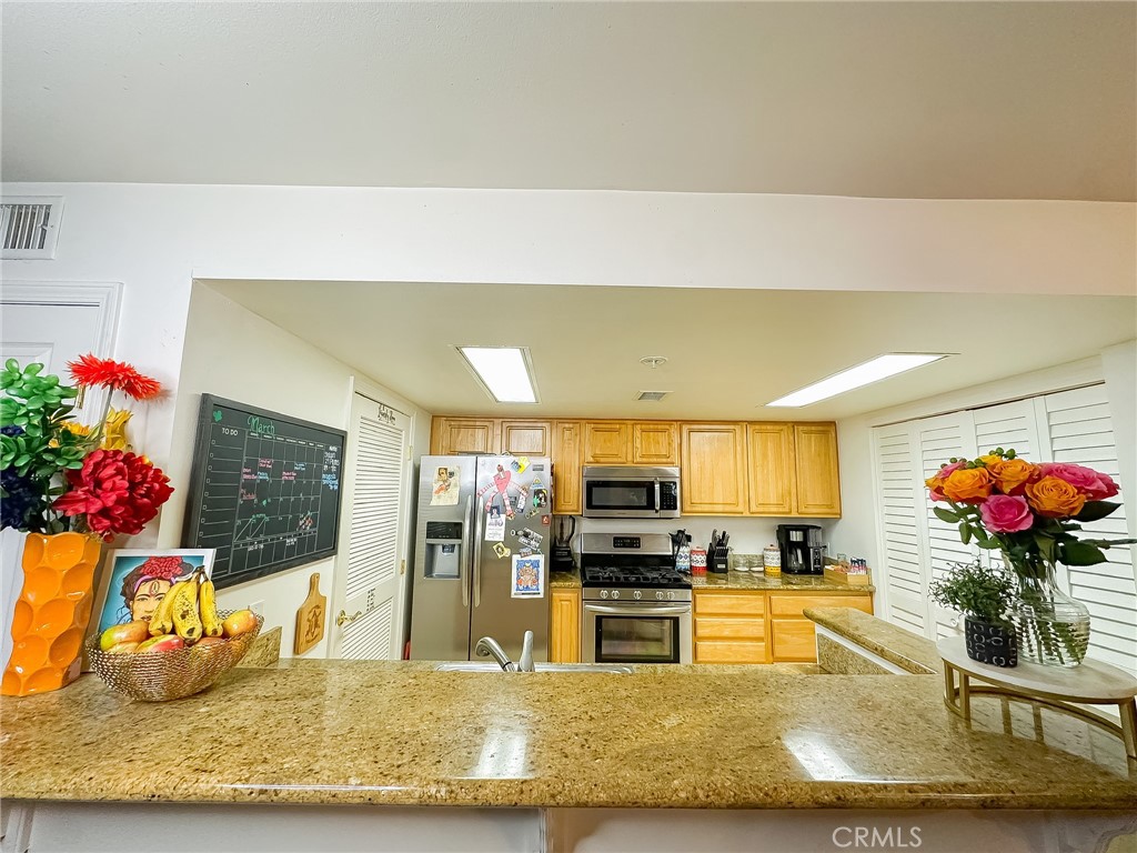 150 N River Circle 105