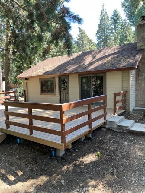 A home in Cedarpines Park