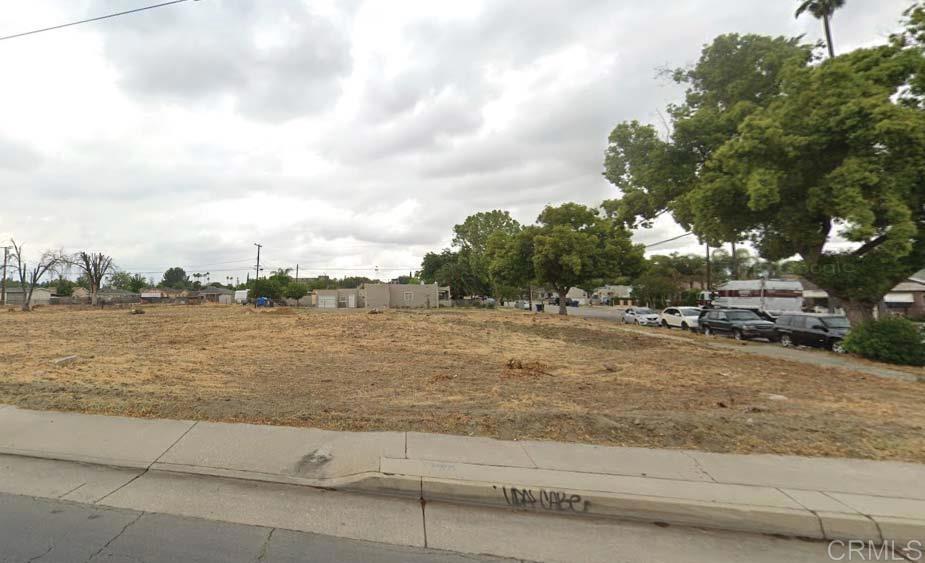 1950 N Mount Vernon Avenue
