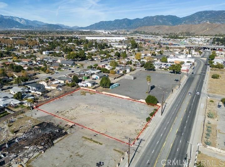 1950 N Mount Vernon Avenue