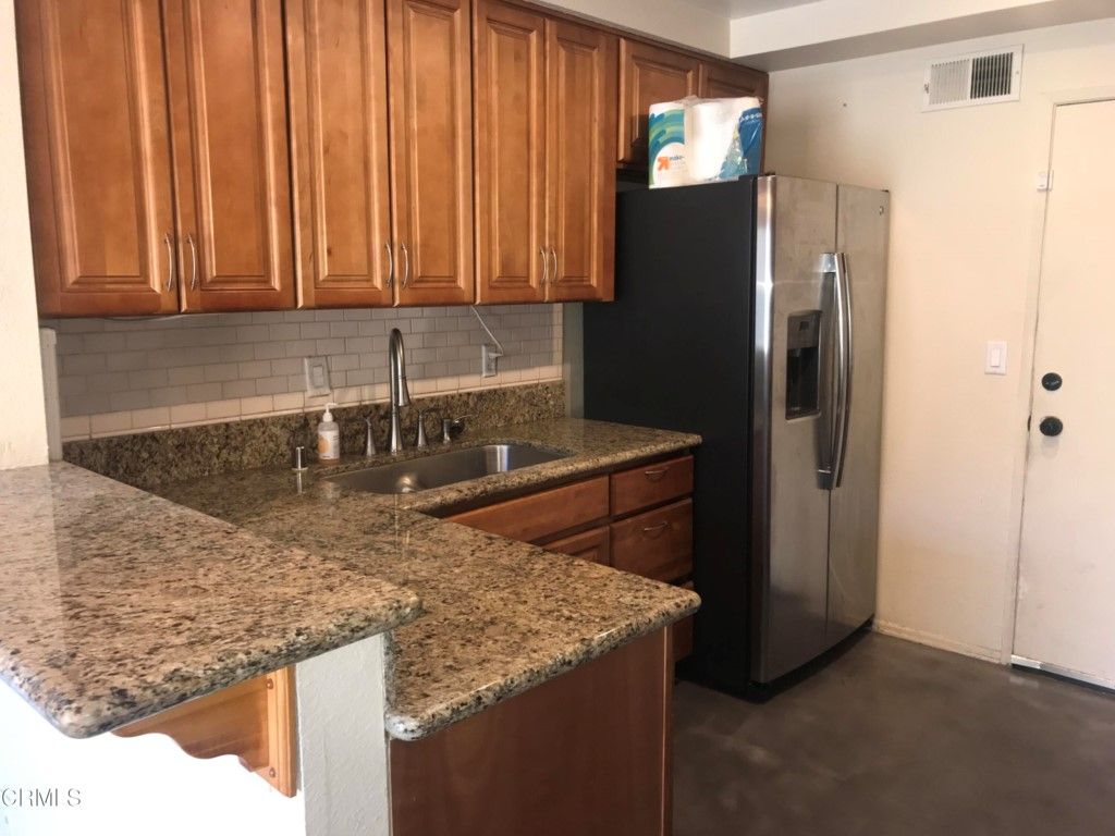 listing image 130726382891596873390