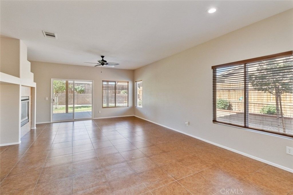 listing image 130723417673726638023