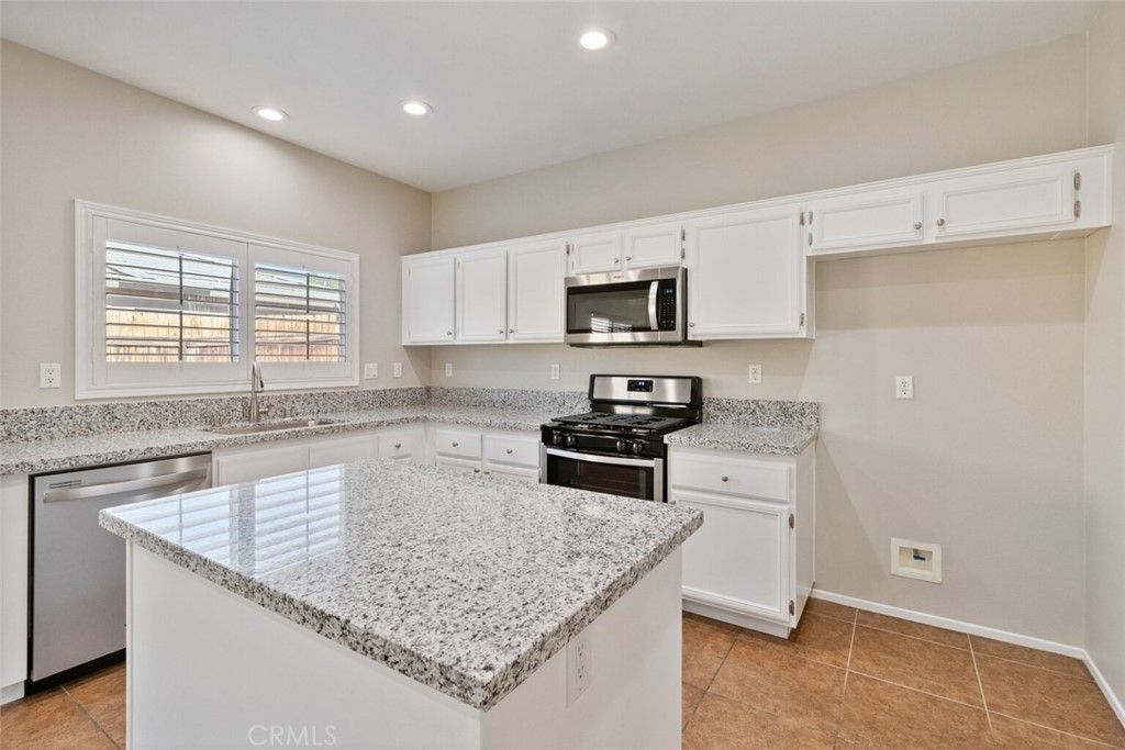 listing image 130722470490711788816