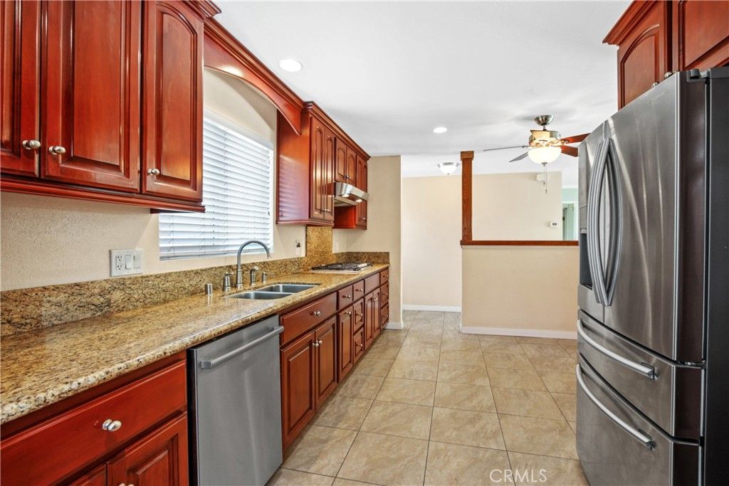 listing image 130726318004427337969