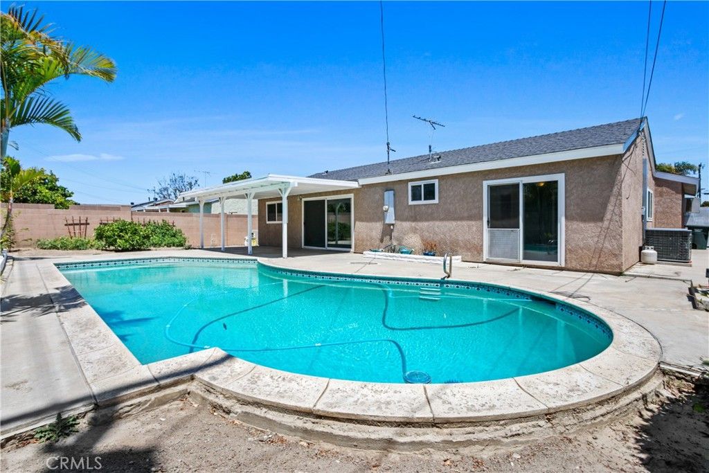 listing image 130726986475643009413