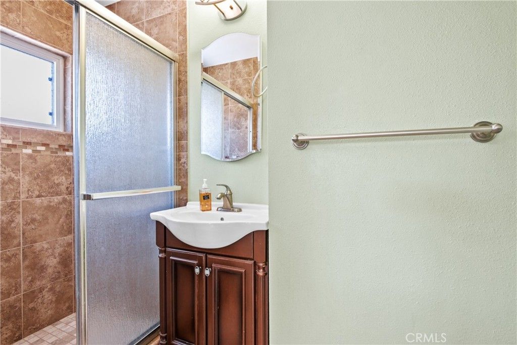 listing image 130722291838954823301
