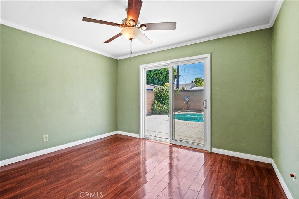 listing image 130724622331699844565