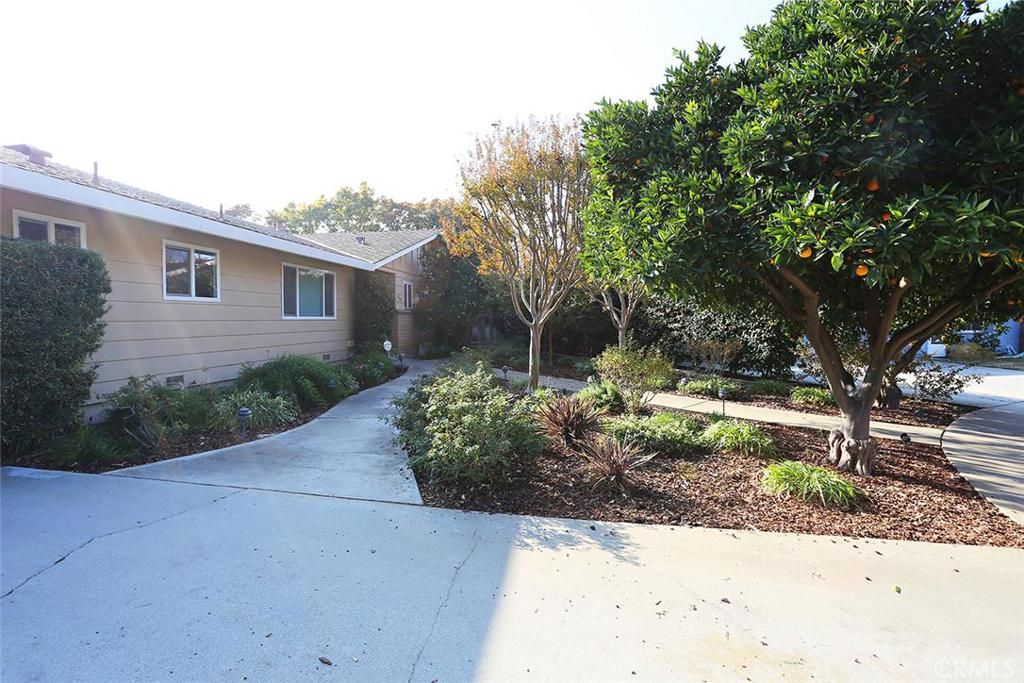 listing image 130726823162614301286