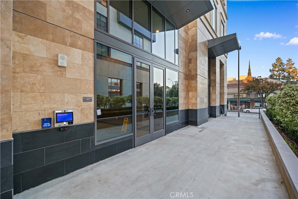 Properties 4 39 S Los Robles Avenue 7003