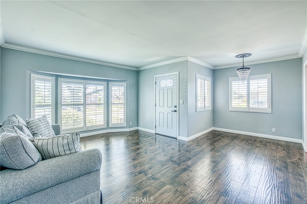 1525 W 138th Street