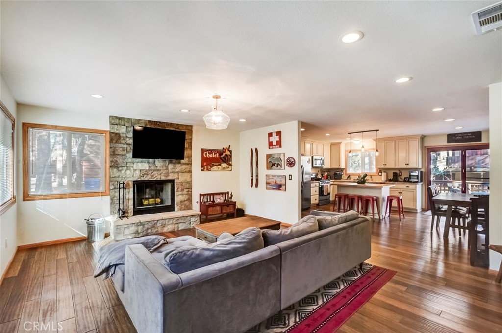 371 Santa Clara Boulevard