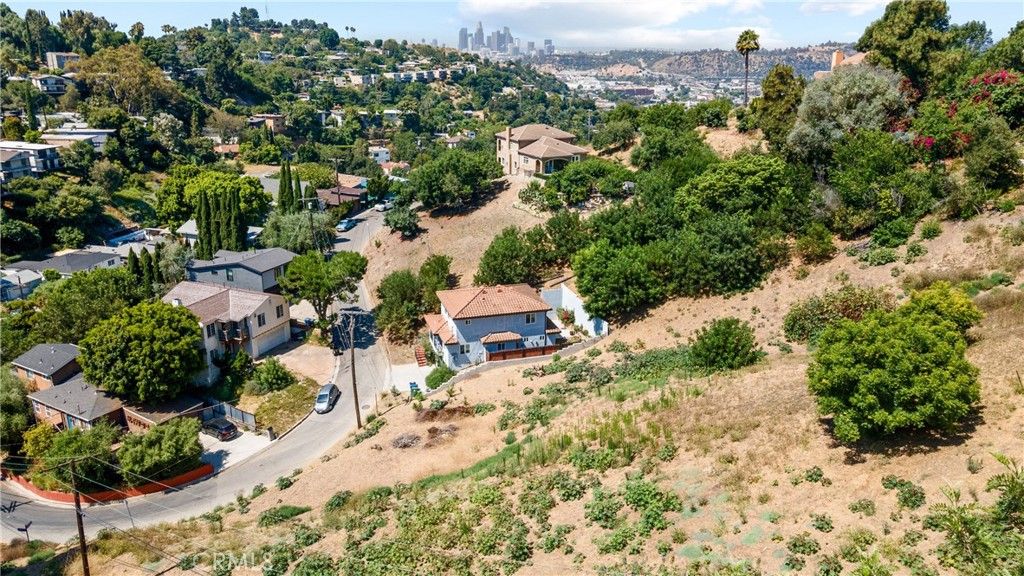 listing image 130722679737738575708