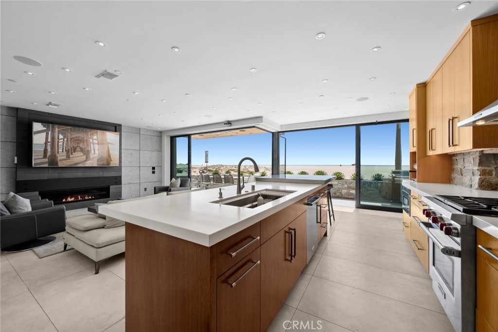 800 W Oceanfront