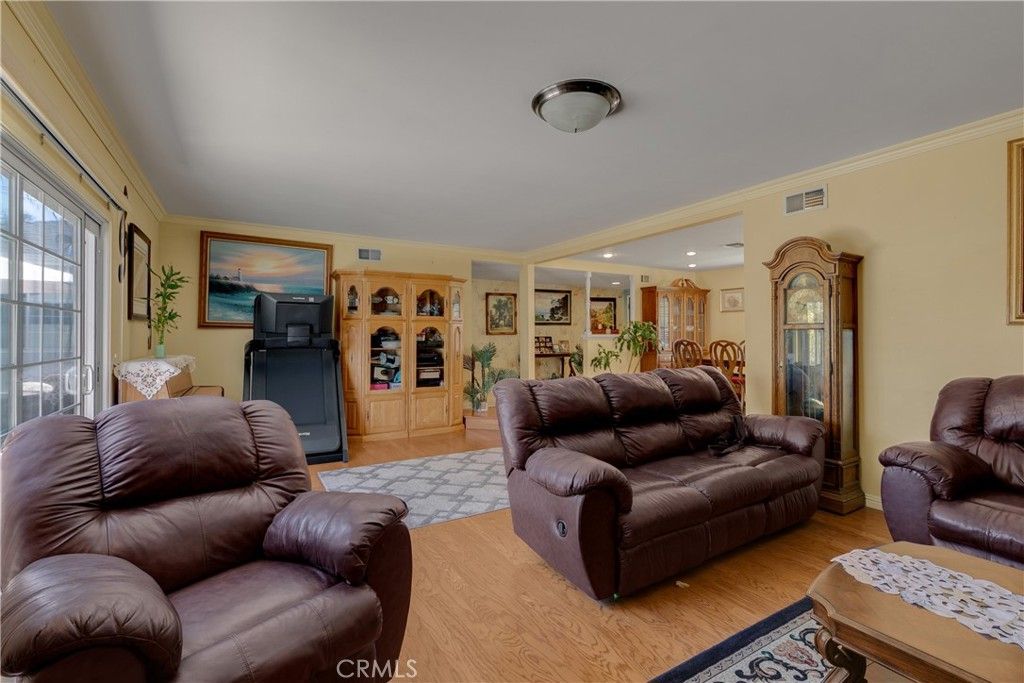 listing image 130721190113510127557