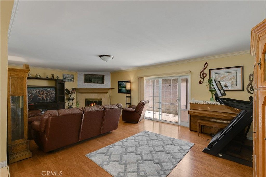 listing image 130727487646406801098