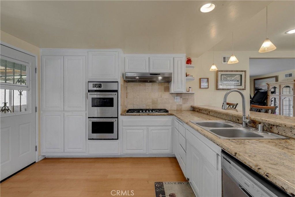 listing image 130721487288139348622