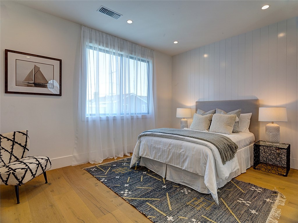 Newport Heights (NEWH) - Residential