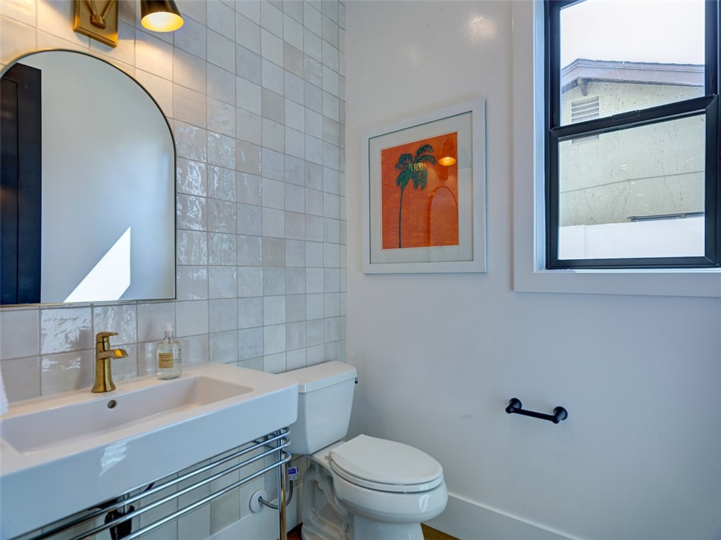 Newport Heights (NEWH) - Residential