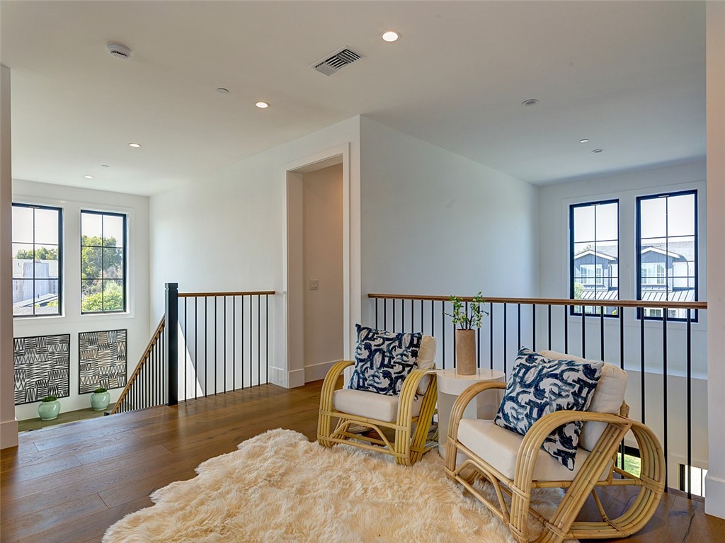 Newport Heights (NEWH) - Residential