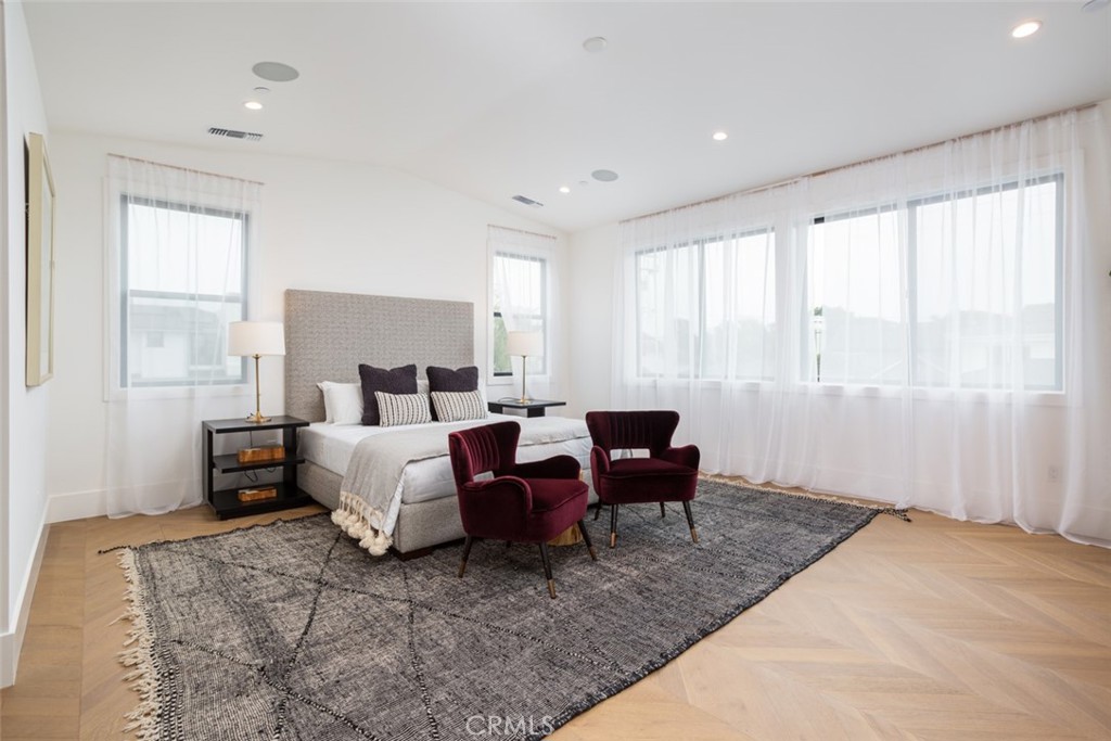 Newport Heights (NEWH) - Residential