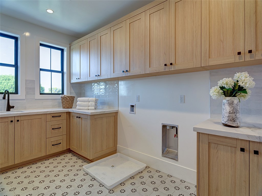 Newport Heights (NEWH) - Residential