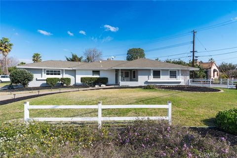 A home in North Tustin