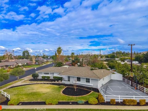 A home in North Tustin