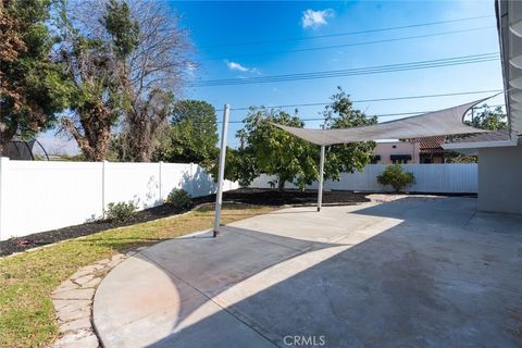 A home in North Tustin