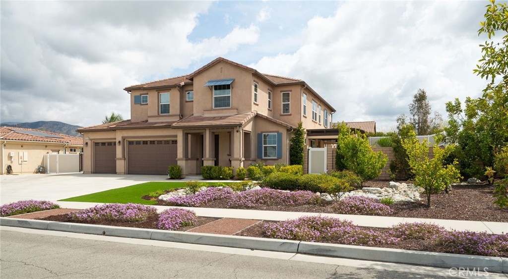 1692 Penny Lane