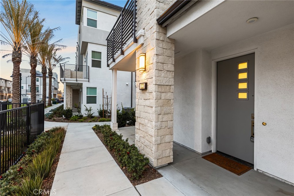 1323 W Cara Drive