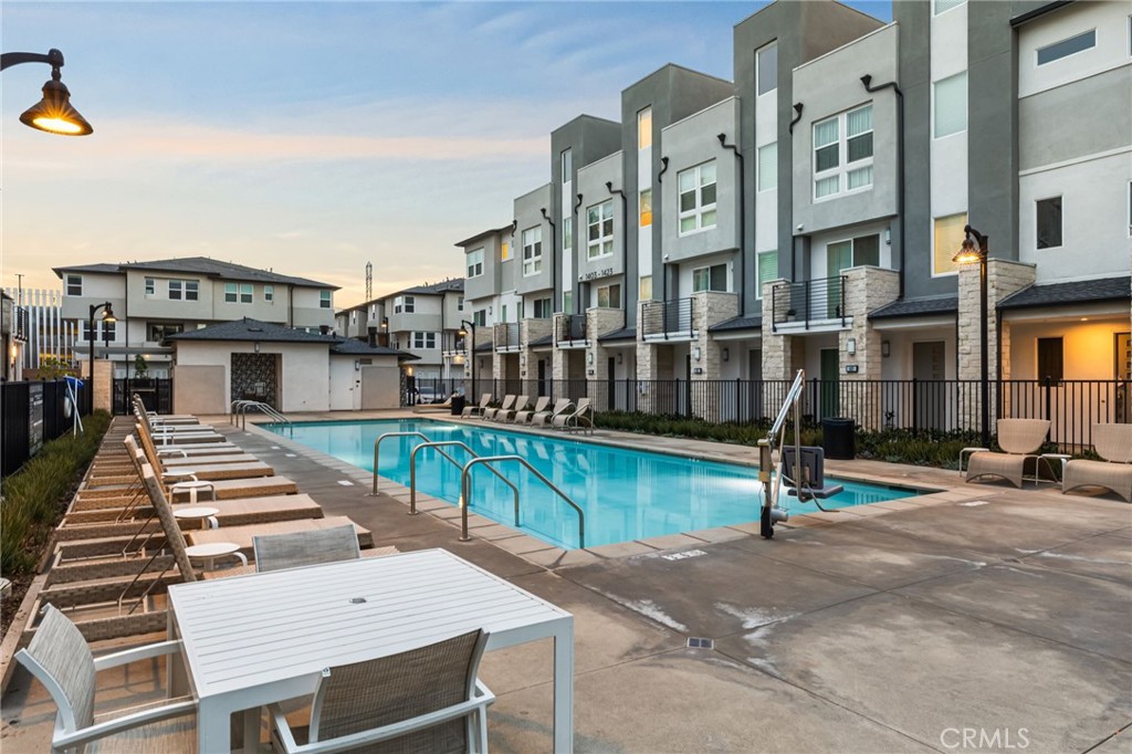 1323 W Cara Drive