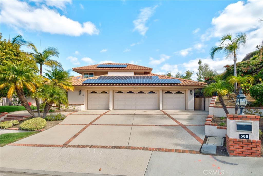 566 S Los Coyotes Drive