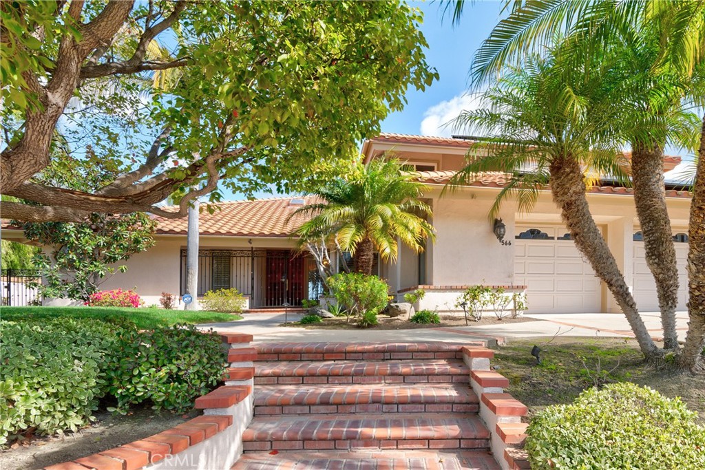 566 S Los Coyotes Drive