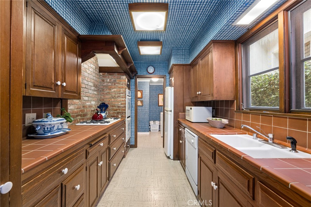 Balboa Peninsula Point (BLPP) - Residential