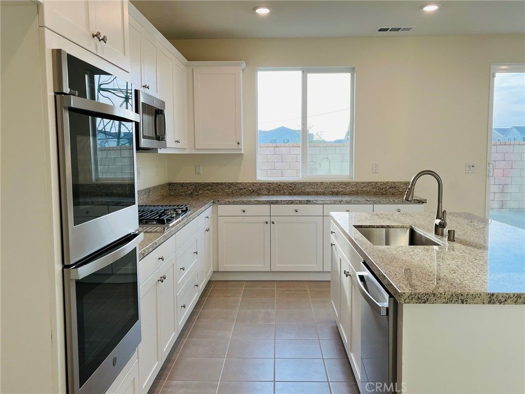 listing image 130729222266915430213