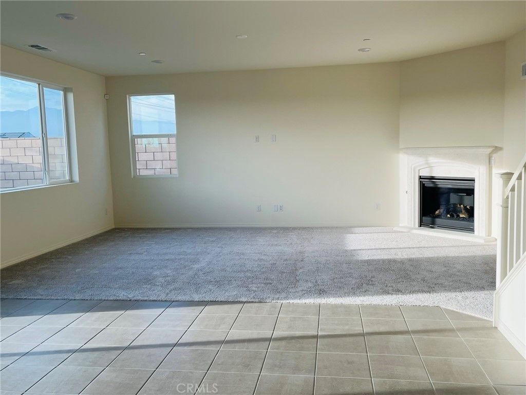listing image 130726030527292472325