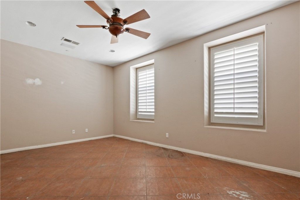 listing image 130720708511201983706