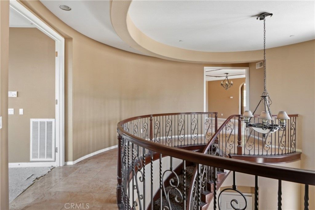 listing image 130729074079407832365