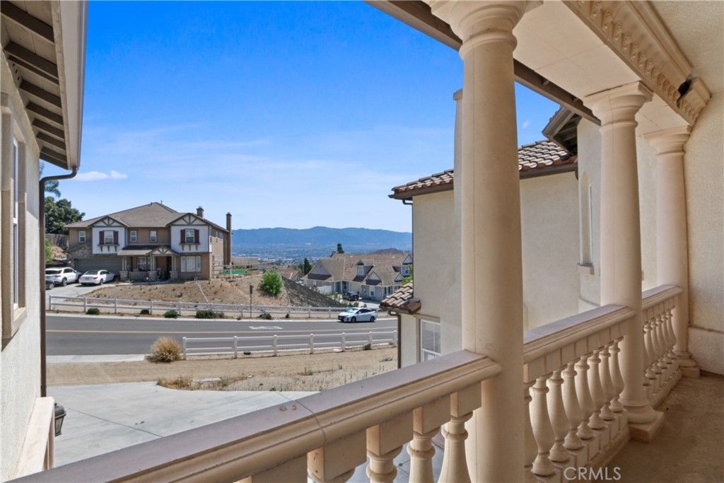 listing image 130722696203297473288
