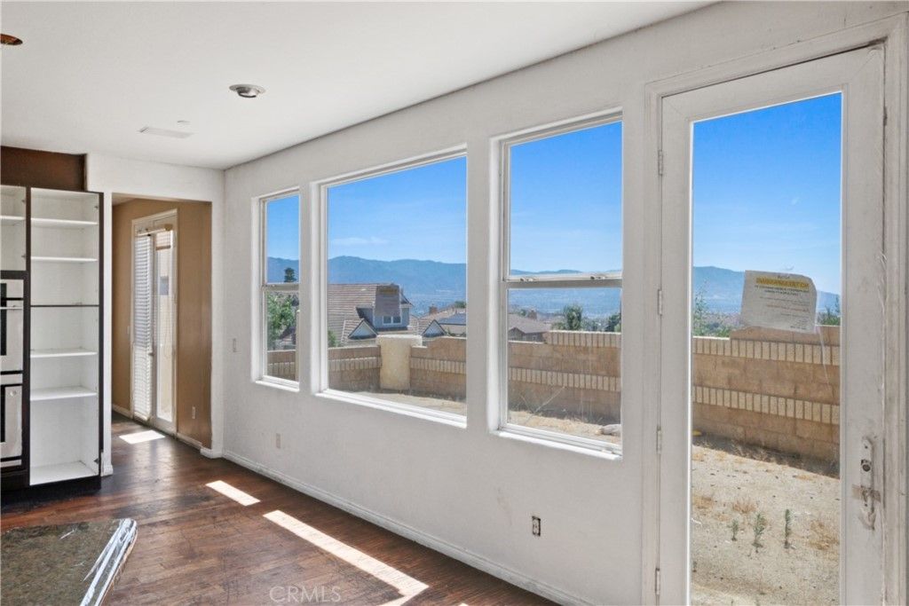 listing image 130722850635420344532