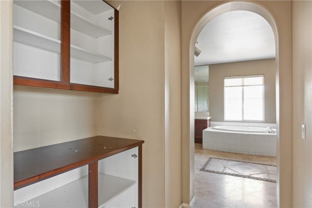 listing image 130723403408150639901
